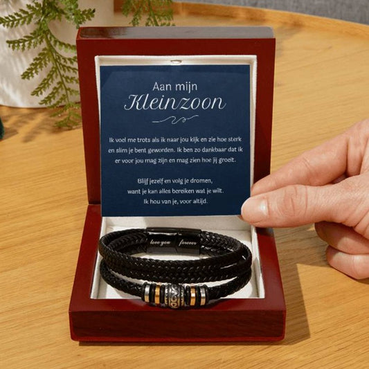 Armband voor kleinzoon met een mooie tekst in een geschenkdoosje als cadeau